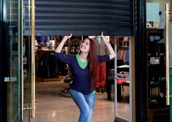 ¿Cómo abrir un local comercial en España?